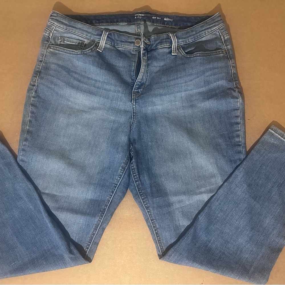 Crown & ivy Women's Classic Blue Straight Leg Jeans